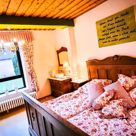 Nertha, Apartman Uslar